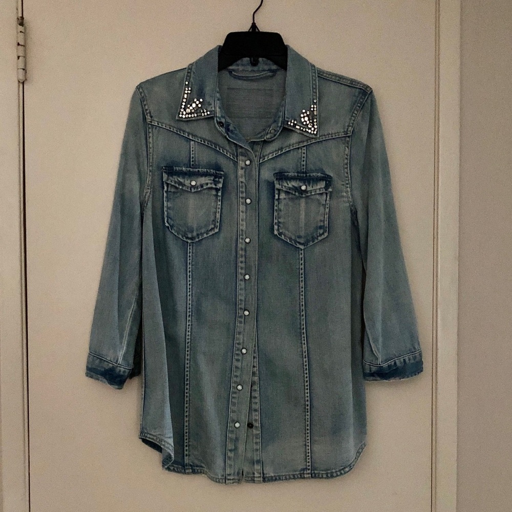 Rhinestone & Studs Denim Shirt! Pearlize snap front! 2 pockets! 3/4 sleeve! S/M - Picture 5 of 15